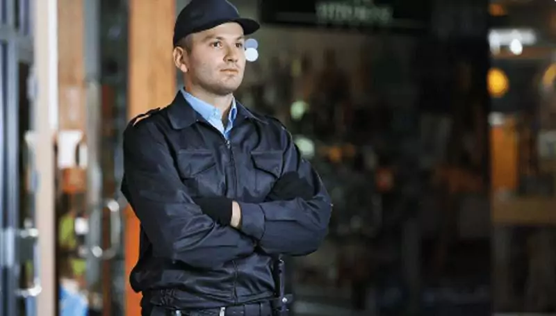 مأمور نگهبانی نمایشگاه