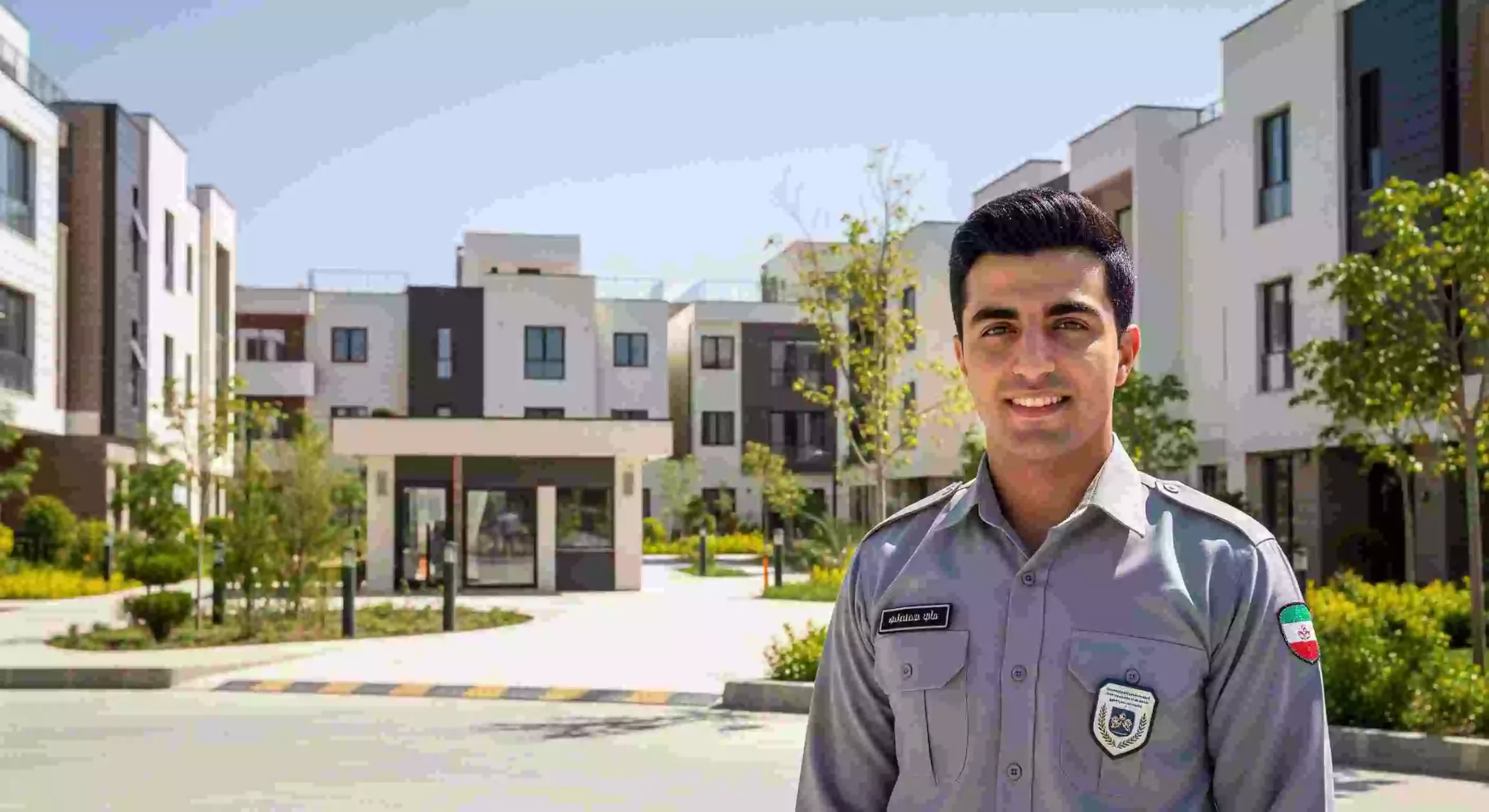 نگهبان مجتمع مسکونی